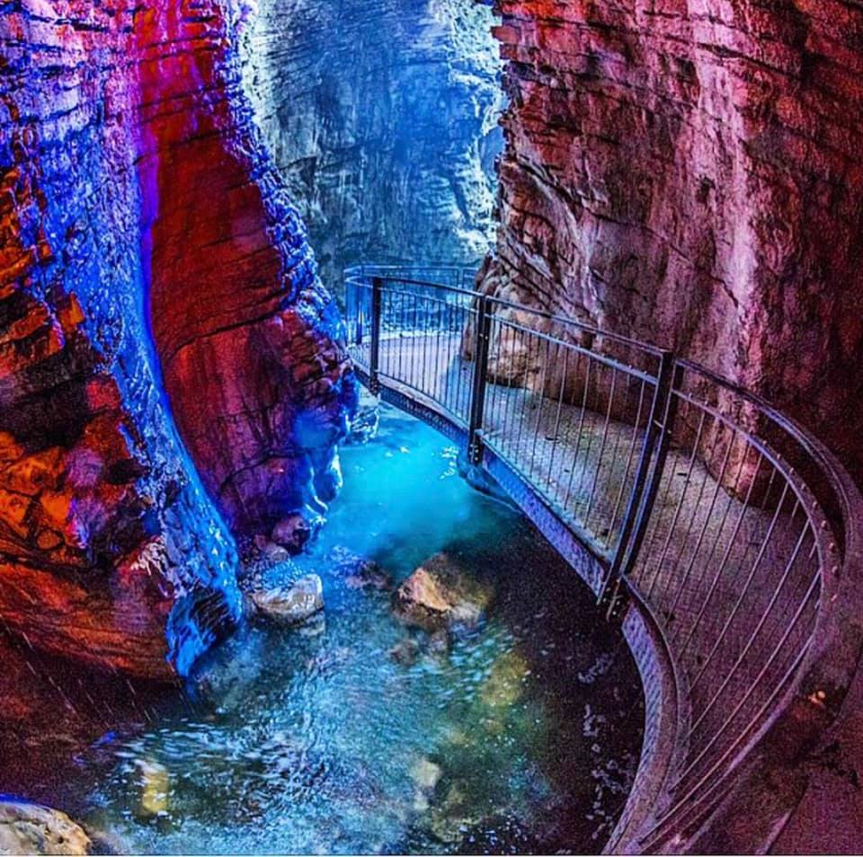 Primo Giorno - Pranzo di Benvenuto - Visita Cascata del Varone - ROCCA DI RIVA DEL GARDA - Borgo di Canale di Tenno